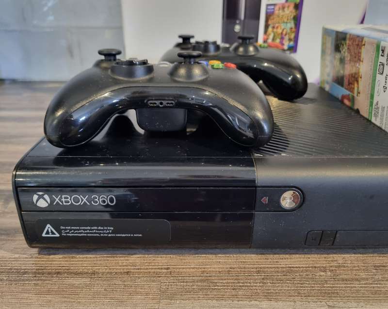 500GB Xbox 360 Console + Controllers + Games Bundle