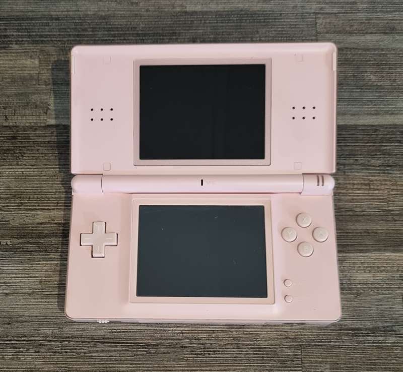 Pink Nintendo DS Lite Bundle