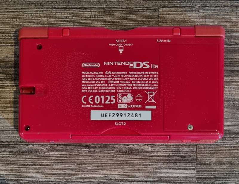 Red Nintendo DS Lite + Charger