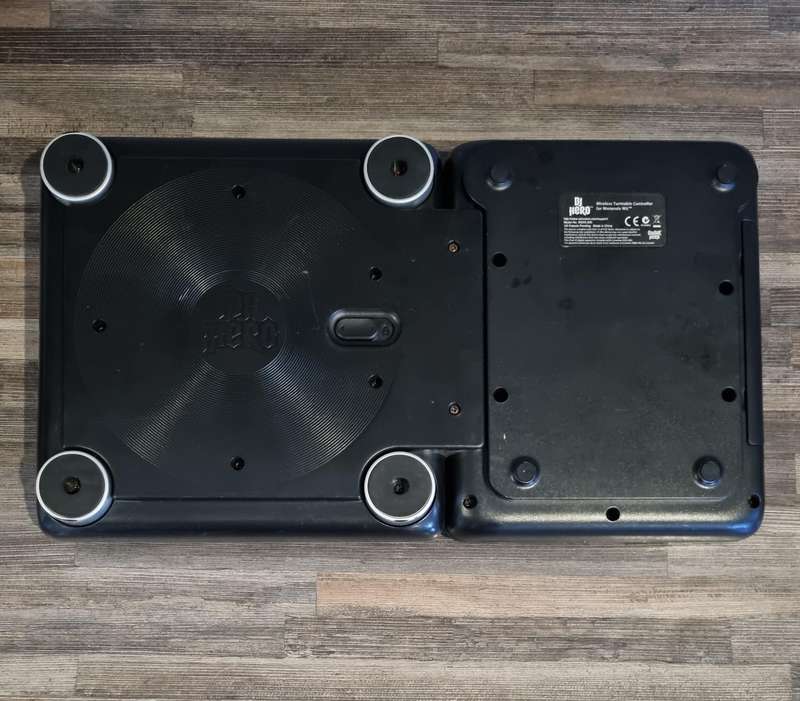 DJ Hero Board + Game for Nintendo Wii