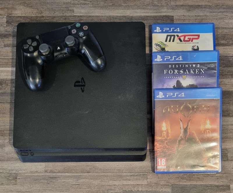 PS4 Slim 1TB Console Bundle