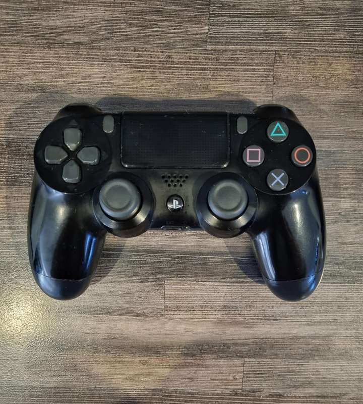 PS4 Slim 1TB Console Bundle