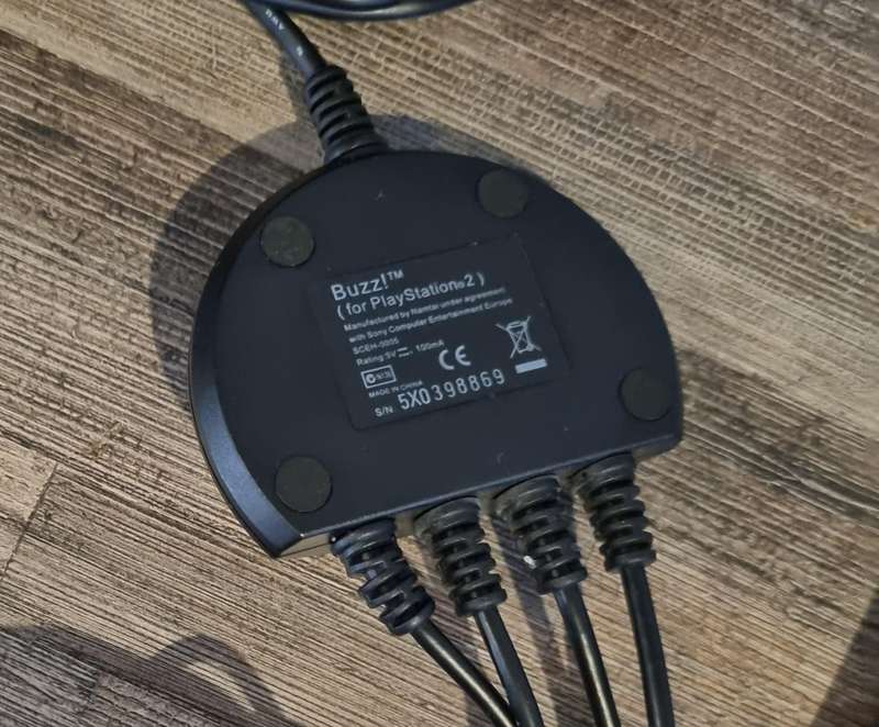 Buzz Controllers + Game for PS2
