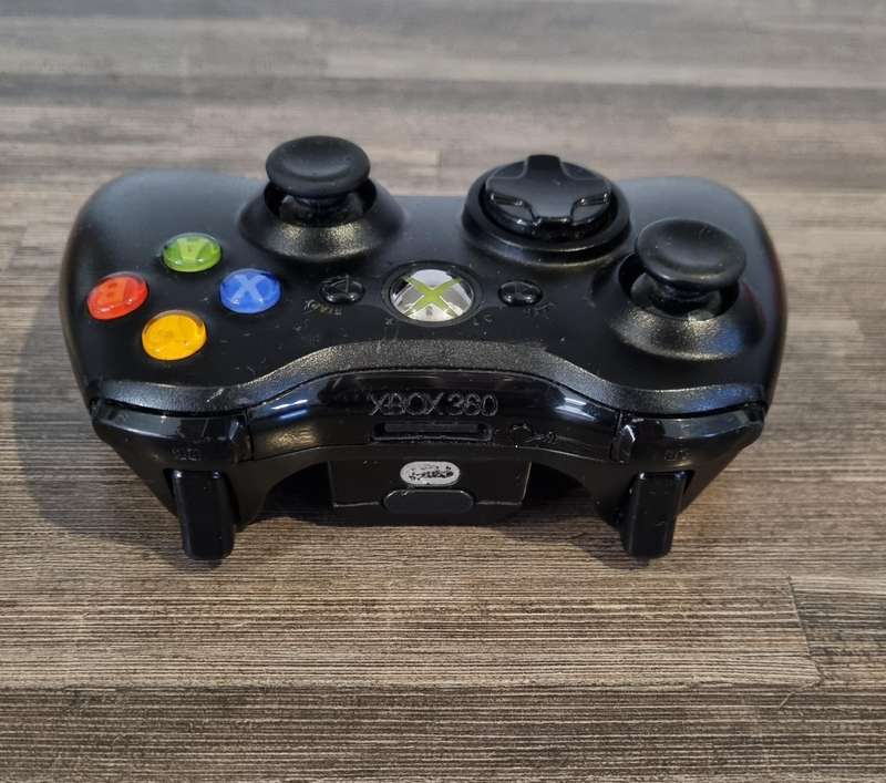 Broken Xbox 360 Controller for Parts
