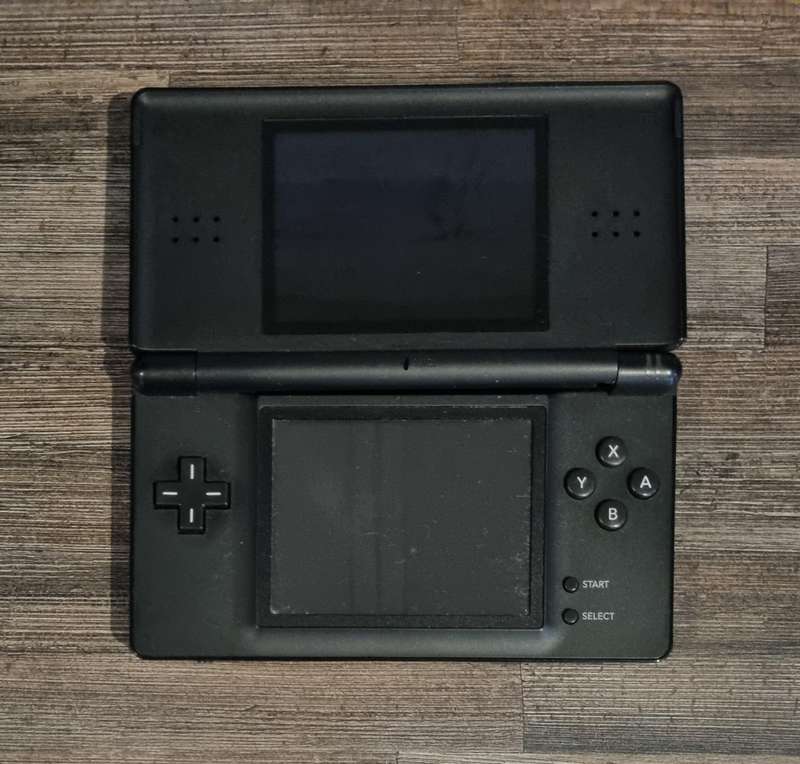 Black Nintendo DS + Charger + Stylus