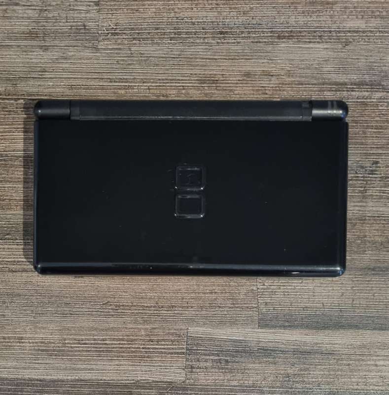 Black Nintendo DS + Charger + Stylus