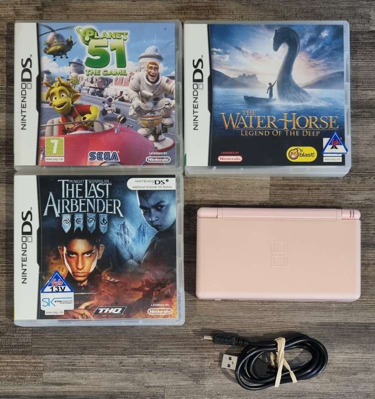 Nintendo DS Lite Console + Games + Charger - Price Drop