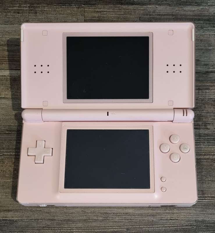 Nintendo DS Lite Console + Games + Charger - Price Drop