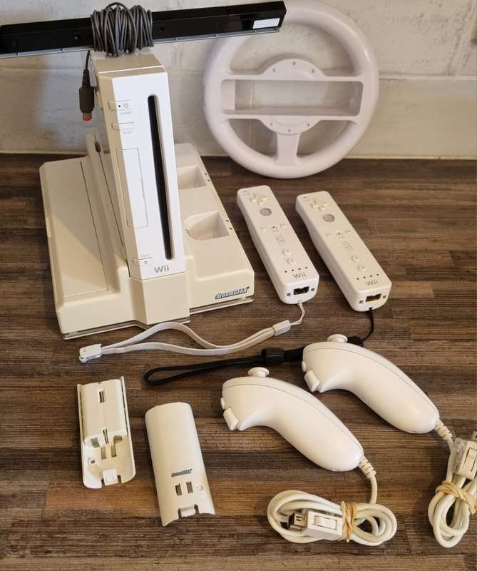 Nintendo Wii Console + 2 Controllers Bundle