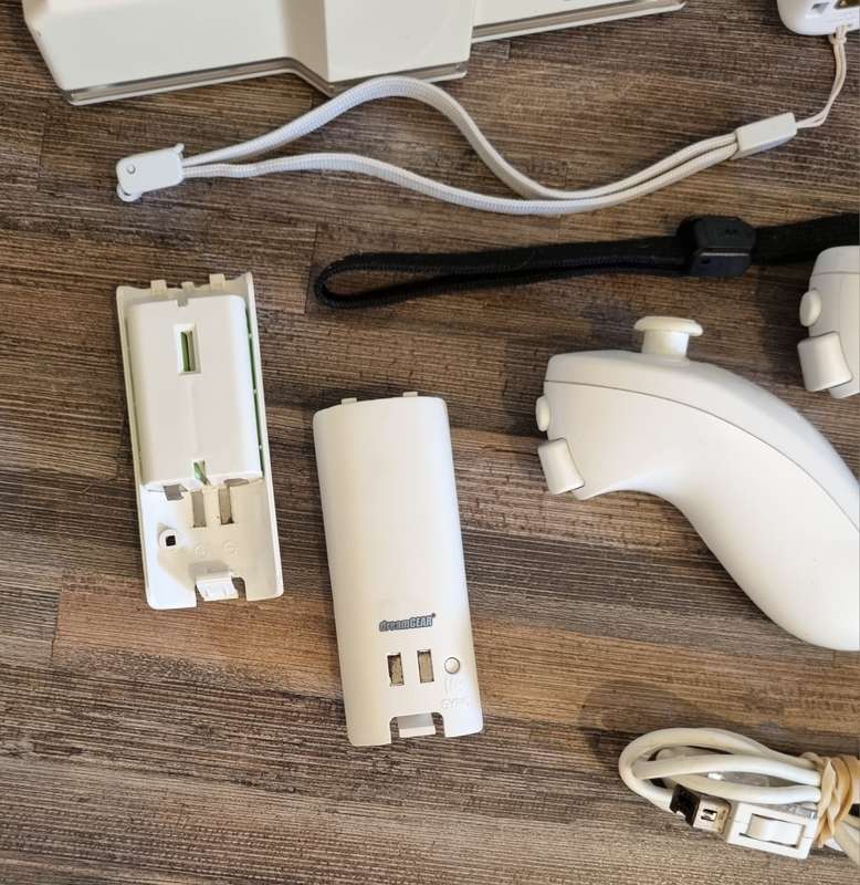 Nintendo Wii Console + 2 Controllers Bundle