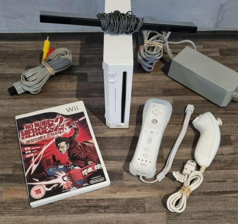 Nintendo Wii + No More Heroes 2 Console Bundle