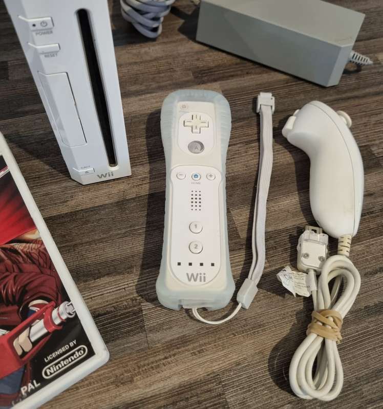 Nintendo Wii + No More Heroes 2 Console Bundle