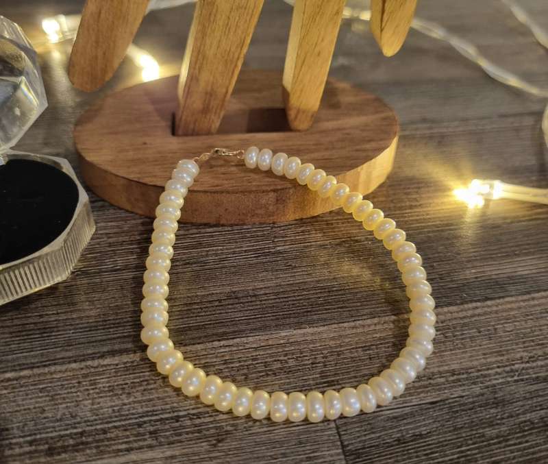Pearl Bracelet with 10 Karat Gold Clasp