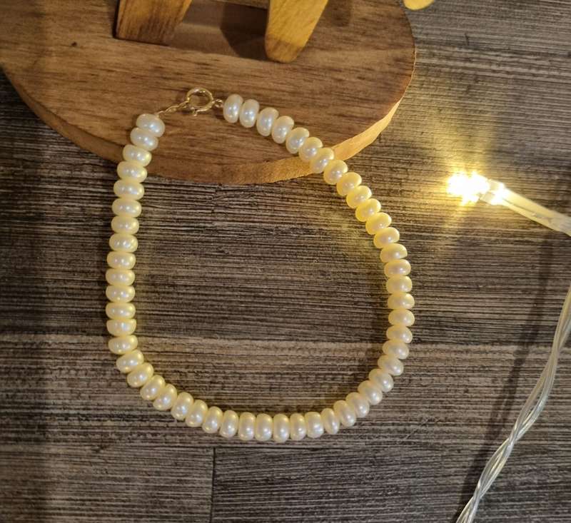 Pearl Bracelet with 10 Karat Gold Clasp
