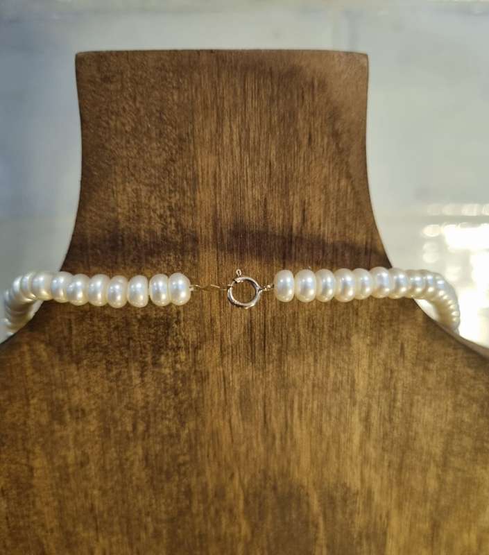 Pearl Necklace with 10 Karat Gold Clasp