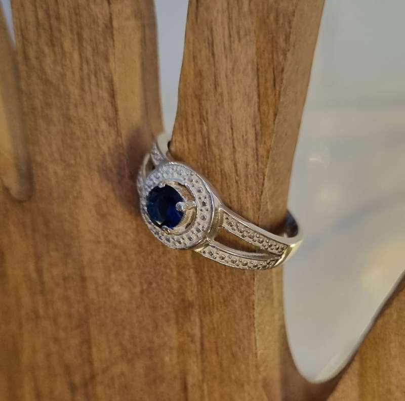 925 Sterling Silver Ring - size T