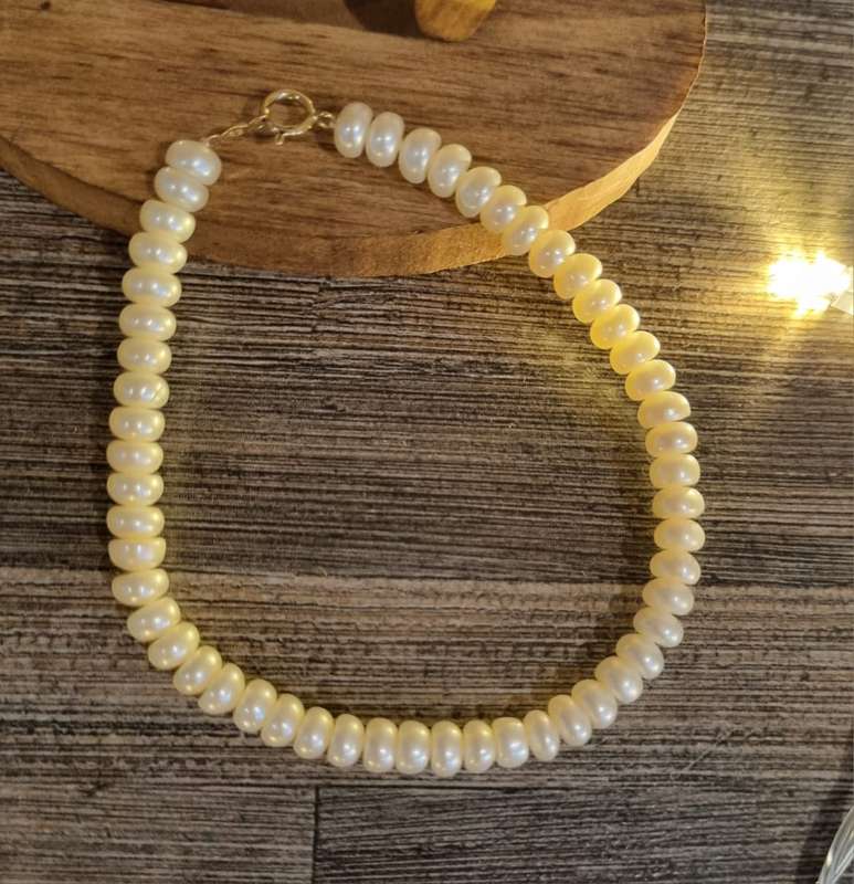 Pearl Bracelet with 10 Karat Gold Clasp