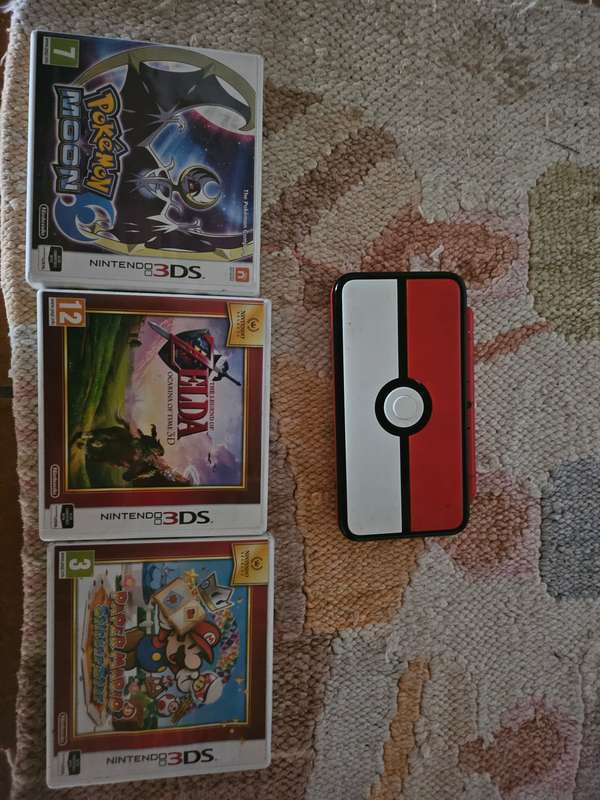 Pokemon Themed 3DS XL with 3 games