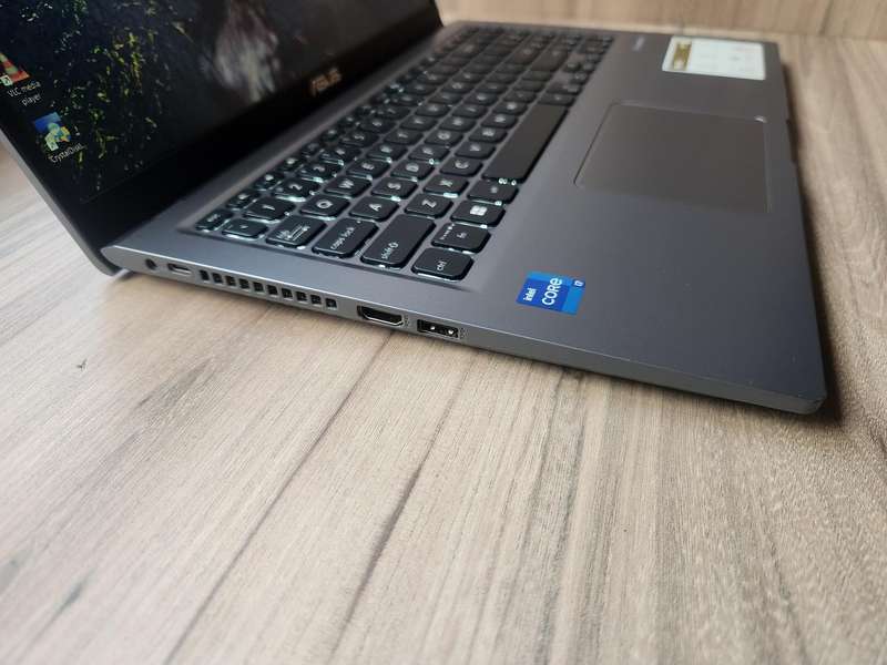 Asus Vivobook X515EA Intel Core I7 11th Gen + Free Laptop Bag