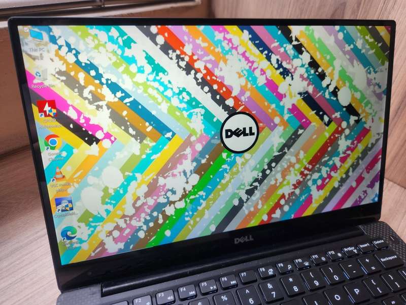 Dell XPS 13 9343 (Touchscreen) Intel Core  i7 + Free Laptop Bag