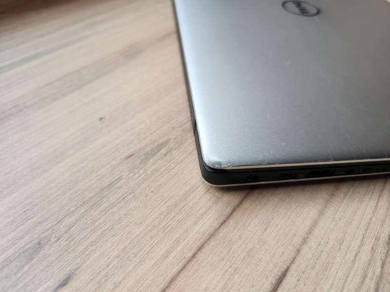 Dell XPS 13 9343 (Touchscreen) Intel Core  i7 + Free Laptop Bag