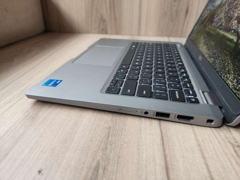 Dell Latitude 5320 Intel i5 11TH Gen + Free Laptop Bag