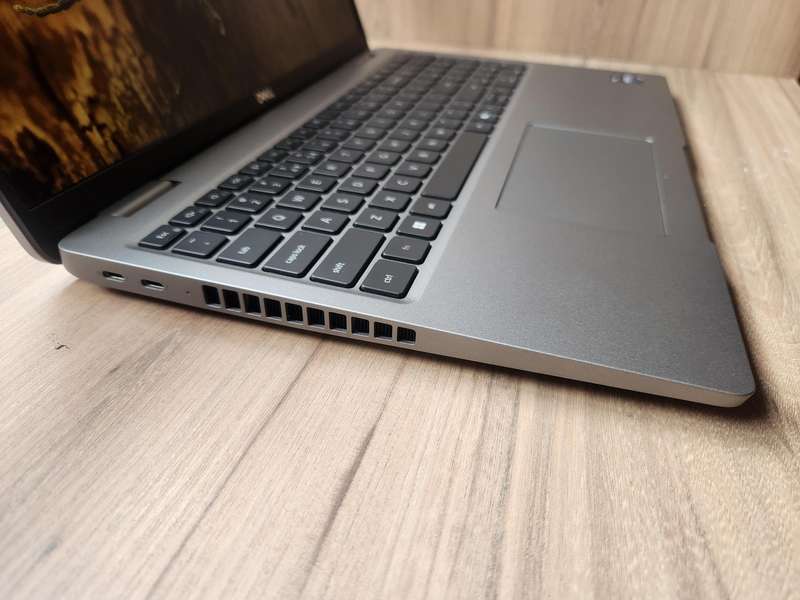 Dell Latitude 5550 Intel Core i5 13th Gen + Free Laptop Bag