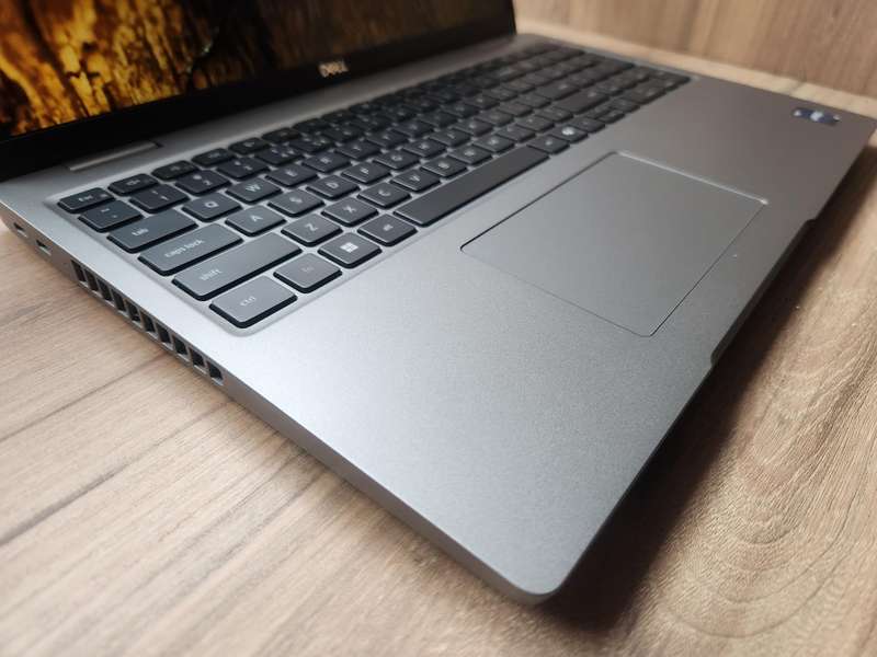 Dell Latitude 5550 Intel Core i5 13th Gen + Free Laptop Bag