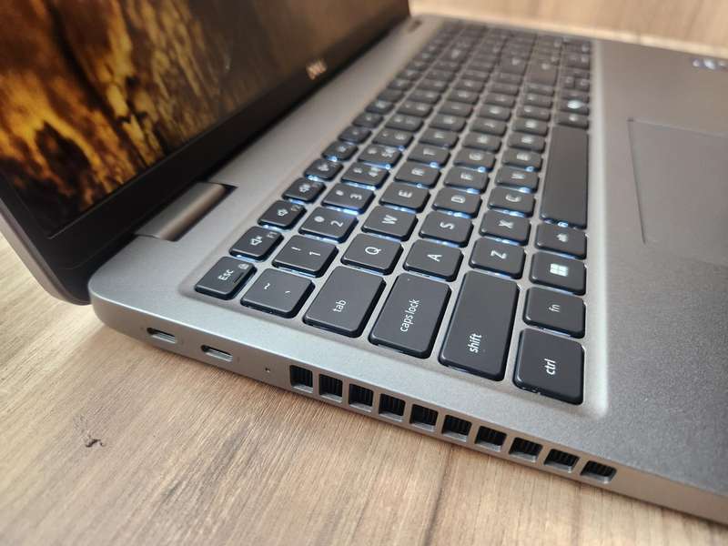 Dell Latitude 5550 Intel Core i5 13th Gen + Free Laptop Bag