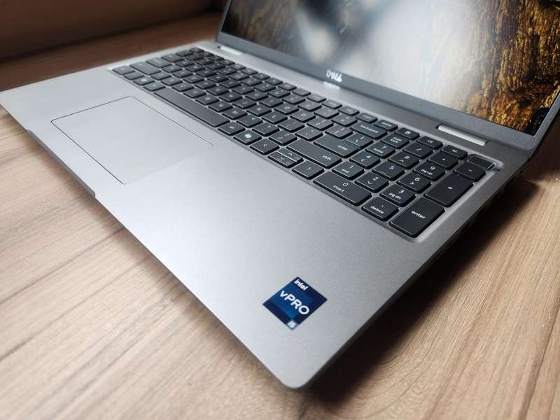 Dell Latitude 5550 Intel Core i5 13th Gen + Free Laptop Bag