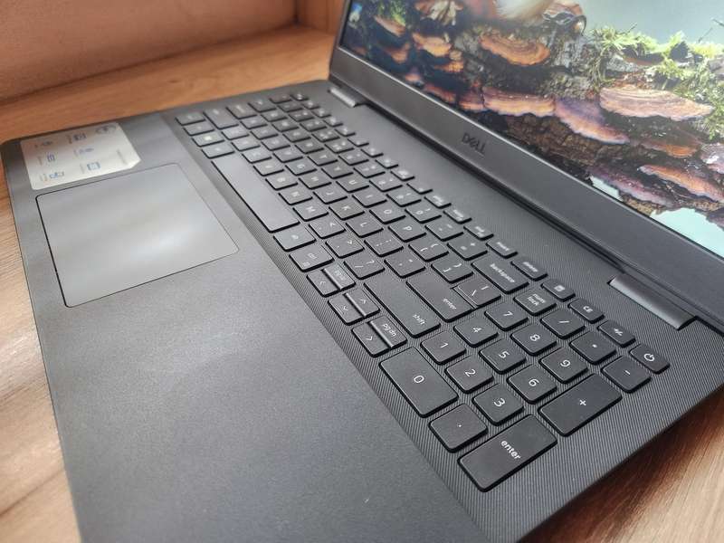 Dell Vostro 3500 11th Gen Intel Core i3 + Free Laptop Bag
