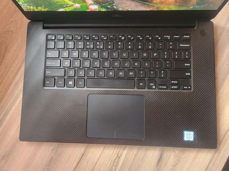 Dell XPS 15 7590 Ultrabook Intel Core i7 + Free Laptop Bag