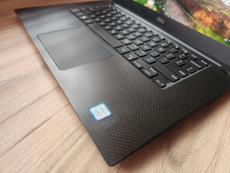 Dell XPS 15 7590 Ultrabook Intel Core i7 + Free Laptop Bag