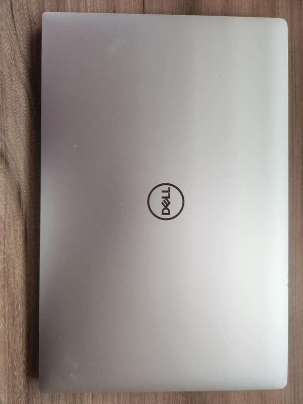 Dell XPS 15 7590 Ultrabook Intel Core i7 + Free Laptop Bag