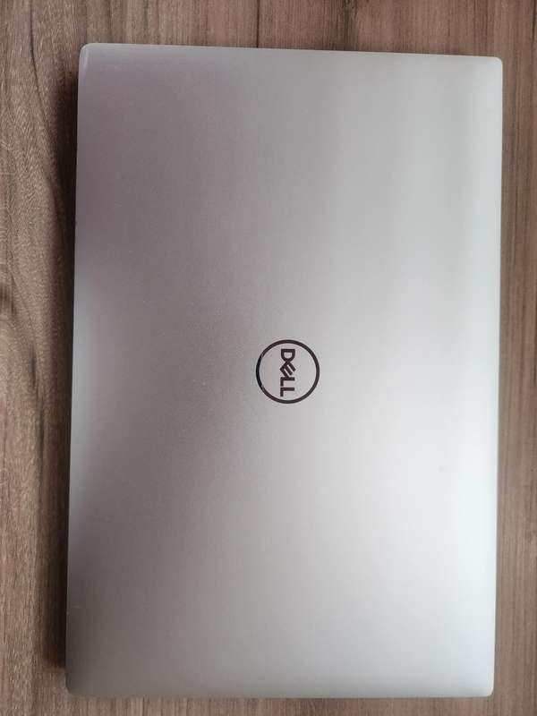 Dell XPS 15 7590 Ultrabook Intel Core i7 + Free Laptop Bag