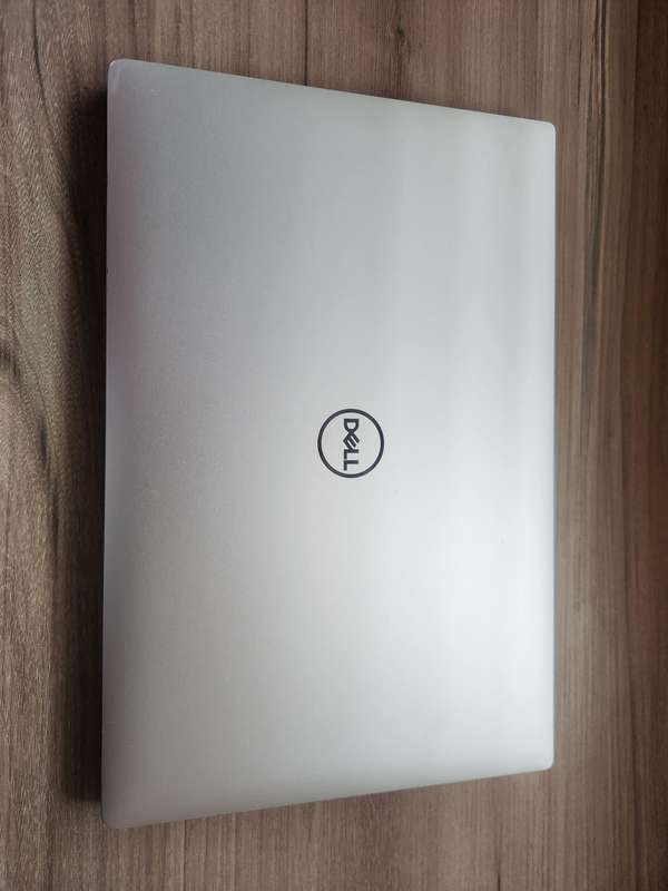 Dell XPS 15 7590 Ultrabook Intel Core i7 + Free Laptop Bag