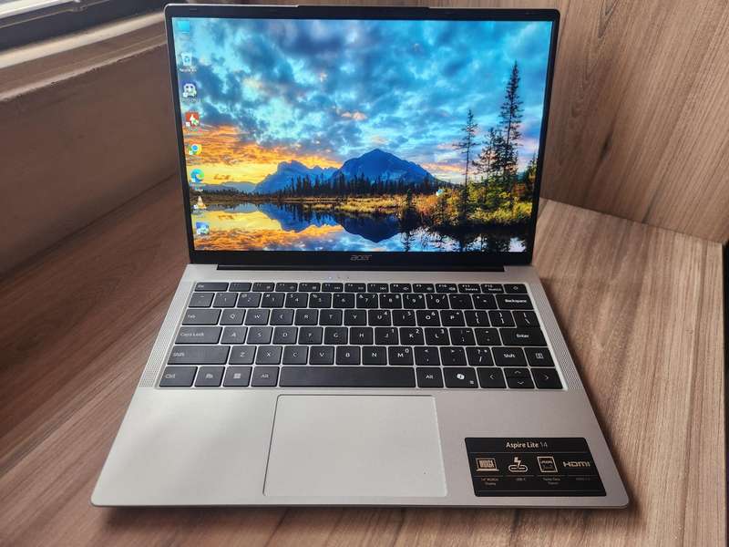 Acer Aspire Lite 14 Intel Notebook + Free Laptop Bag