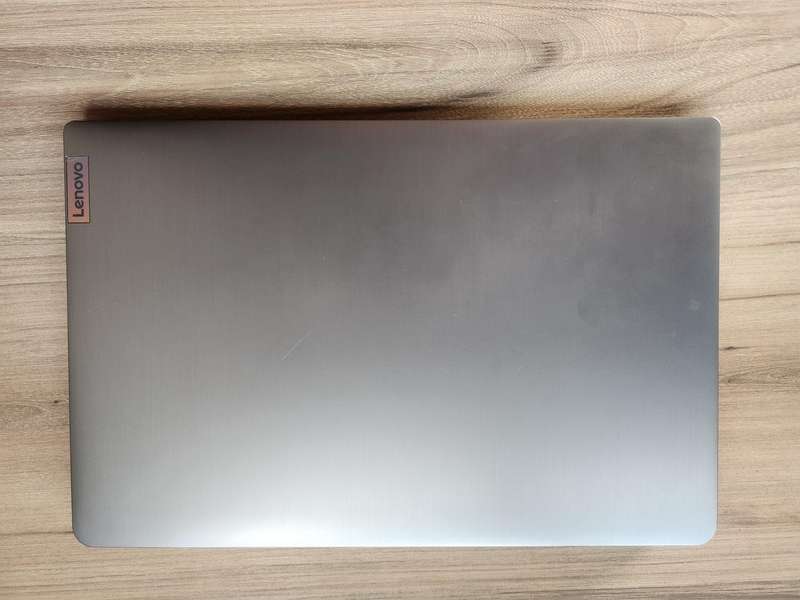 Lenovo IdeaPad 3 Intel Core i5 + Free Laptop Bag