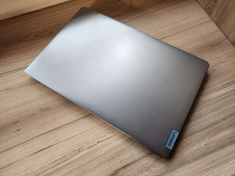 Lenovo IdeaPad 3 Intel Core i5 + Free Laptop Bag
