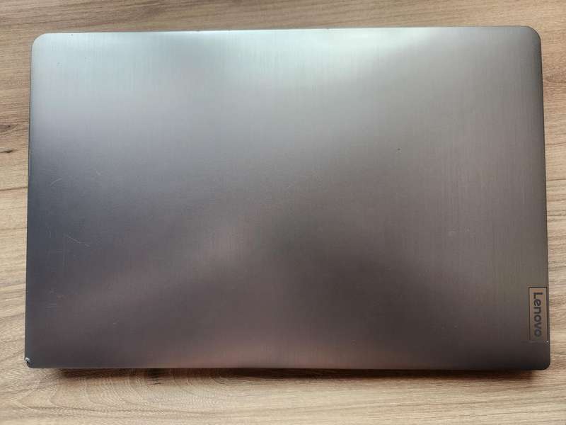 Lenovo IdeaPad 3 AMD Athlon Gold 3150U Notebook + Free Laptop Bag