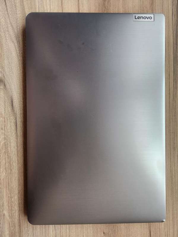 Lenovo IdeaPad 3 AMD Athlon Gold 3150U Notebook + Free Laptop Bag