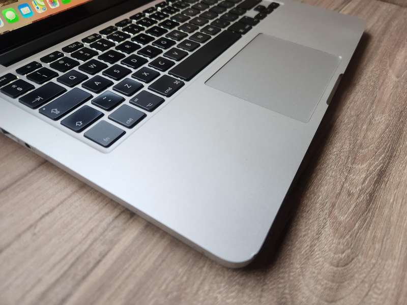 Macbook Pro (Retina 2014 13inch) + Free Laptop Bag