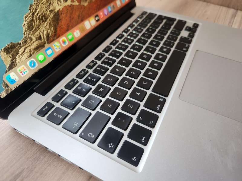 Macbook Pro (Retina 2014 13inch) + Free Laptop Bag