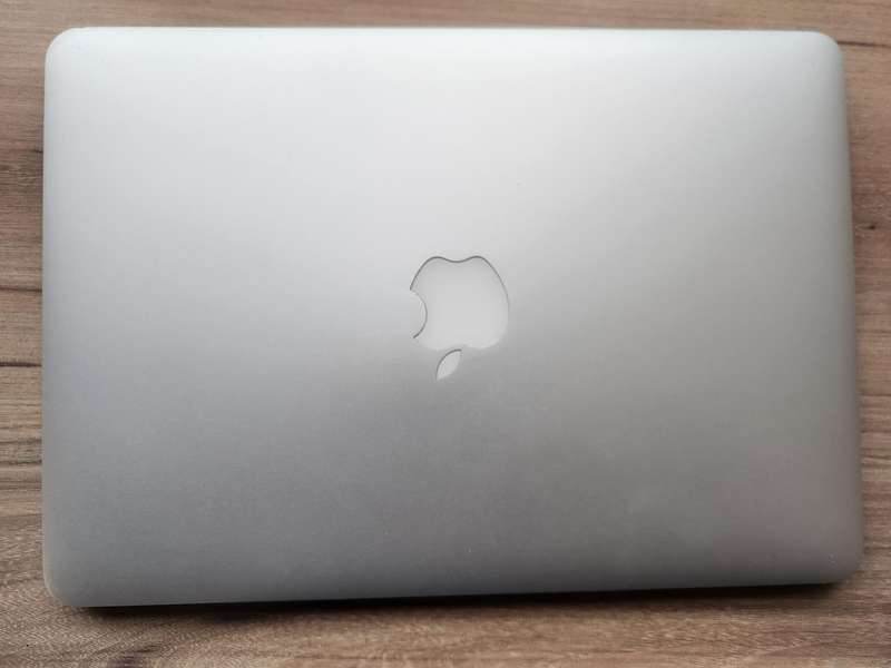 Macbook Pro (Retina 2014 13inch) + Free Laptop Bag