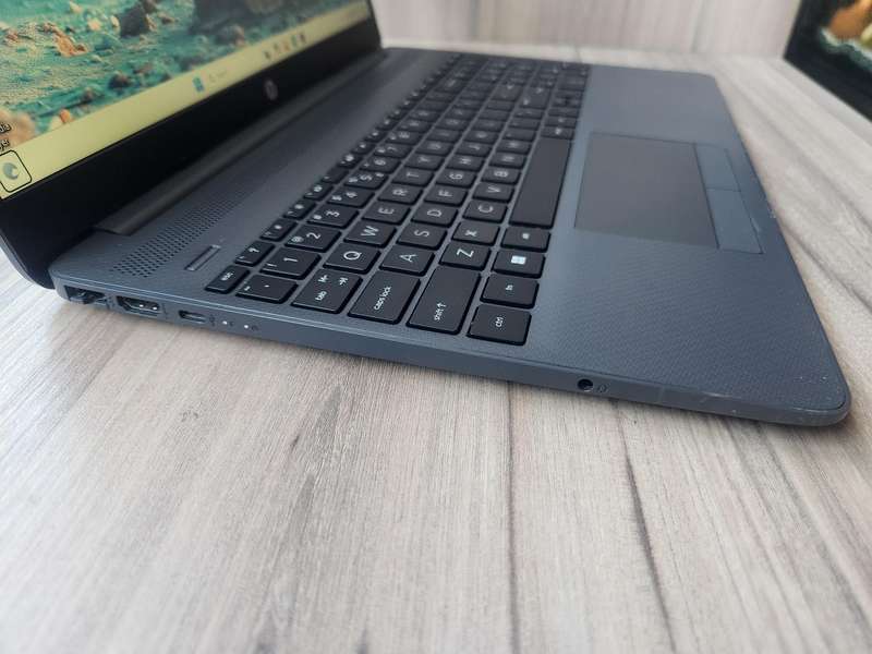 Hp Notebook 255 G8 AMD Ryzen 5 + Free Laptop Bag