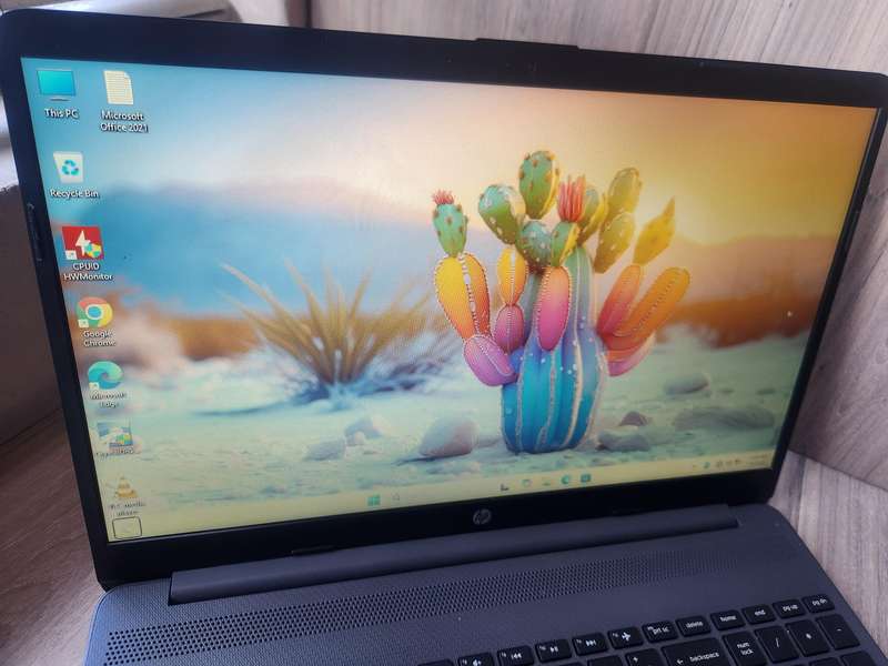 Hp Notebook 255 G8 AMD Ryzen 5 + Free Laptop Bag