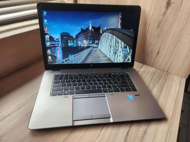 HP EliteBook 850 G2 Intel Core i5 + Free Laptop Bag