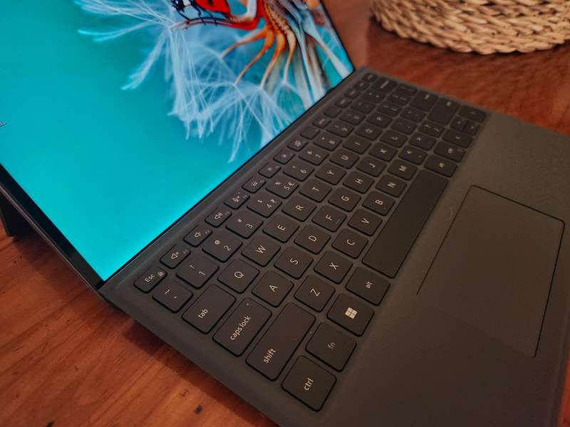 Dell Latitude 7320 Detachable Intel Core I5 + Free Laptop Bag
