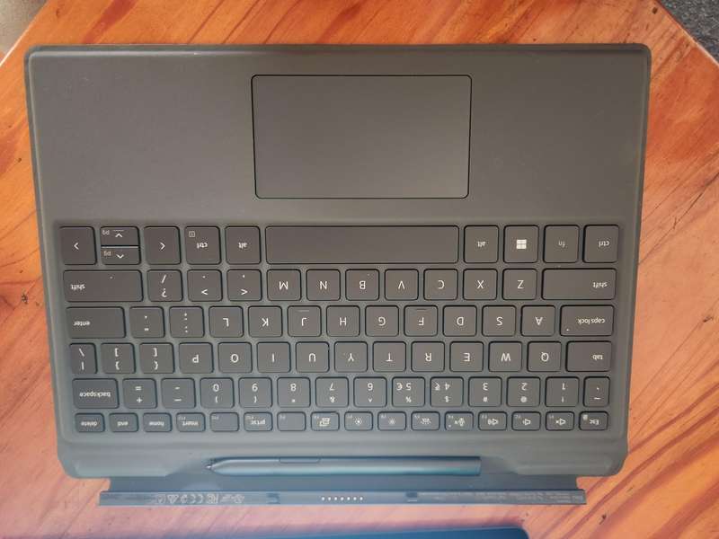 Dell Latitude 7320 Detachable Intel Core I5 + Free Laptop Bag