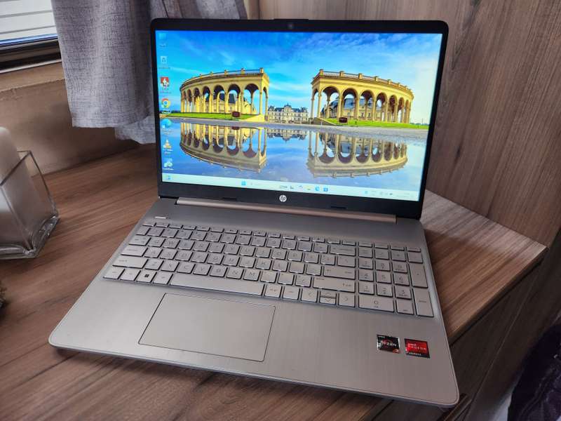 HP Laptop 15s-eq1xxx AMD Ryzen 3 + Free Laptop Bag